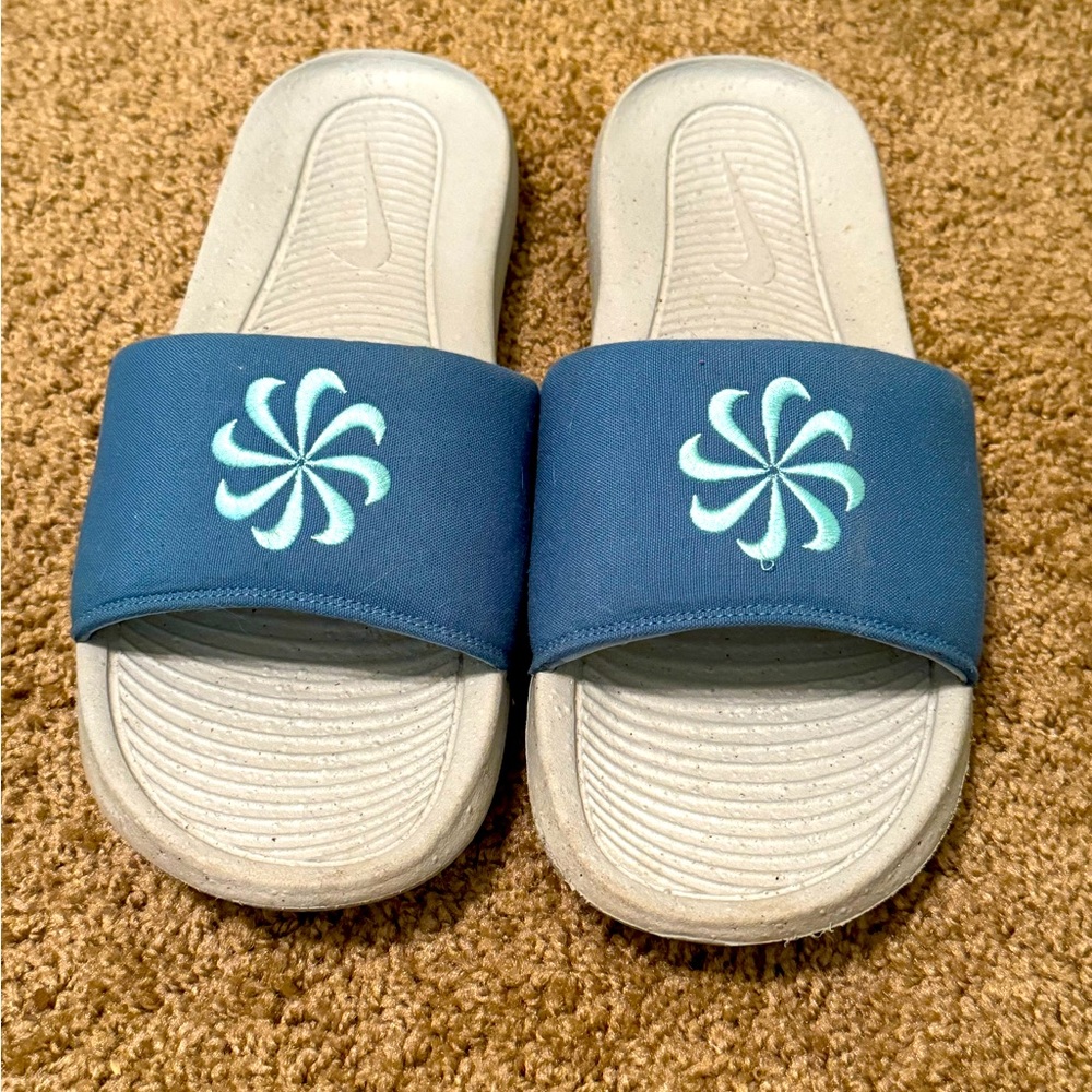 Men’s Nike slides